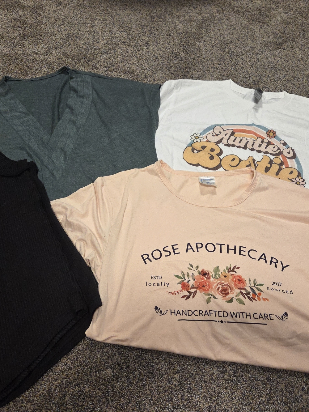 Sz MED Rose Apothecary Auntie Ribbed Sleeveless Dark Green V-Neck Tee